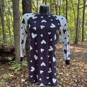 Cat & Jack Black and White Heart Nightgown